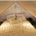 Holiday home Mazury Resort-nowoczesna Stodola 10 M Od Jeziora,prywatna Plaza, Wifi *