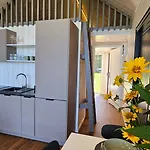 Holiday home Mazury Resort-nowoczesna Stodola 10 M Od Jeziora,prywatna Plaza, Wifi *